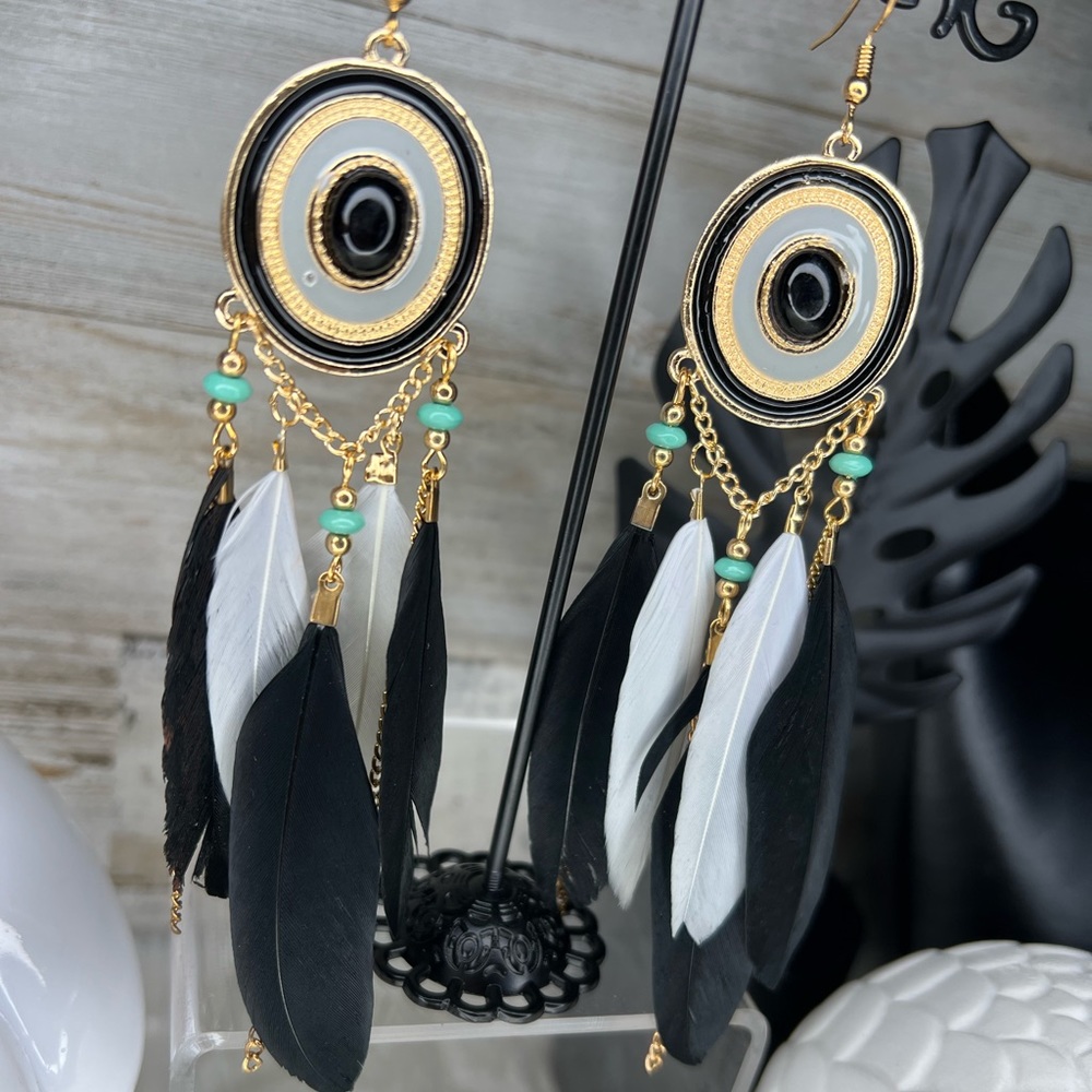 NWT black and white boho feather earrings. - Picture 2 of 6
